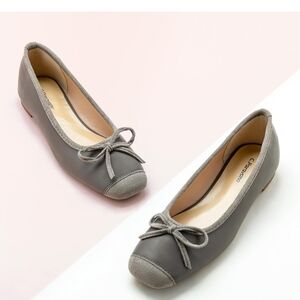 C.Paravana Gray Leather Ballet Flats with Bow and Square Toe Detail. NIB